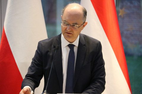 On Wednesday, 1 March 2023, the College of Europe in Natolin had the pleasure of hosting Mr Gregor KÖSSLER, in the Winter Garden on campus.